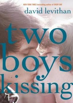 Two boys kissing par David Levithan